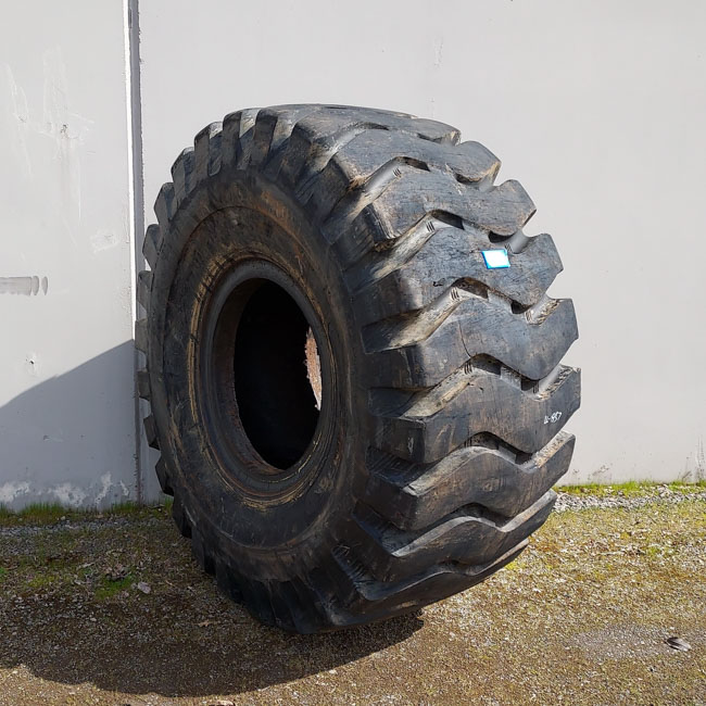 Used TIRE 70-0363 4