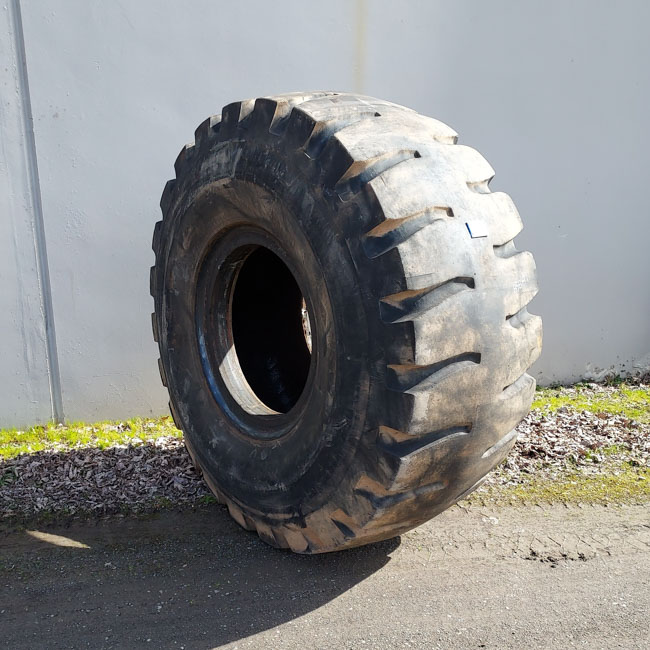 Used TIRE 70-0364