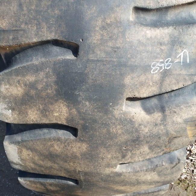 Used TIRE 70-0364 2