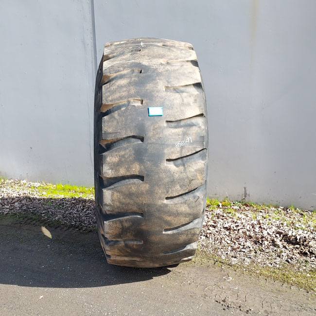 Used TIRE 70-0364 3