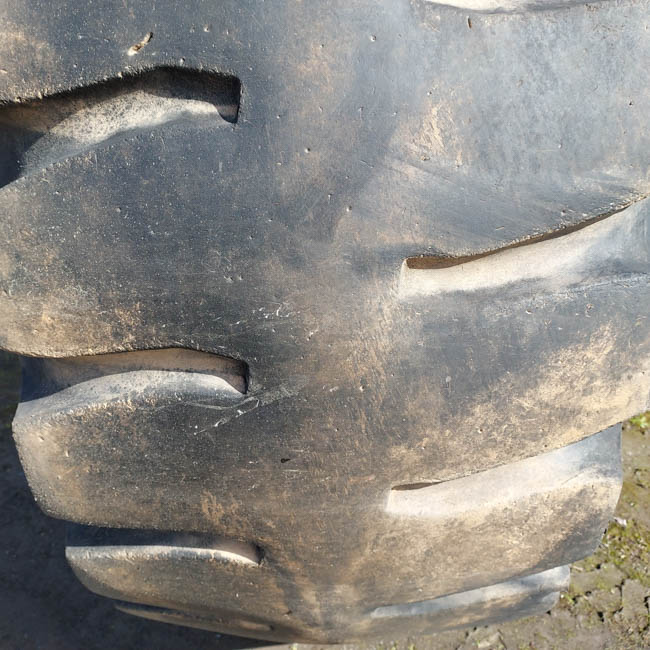 Used TIRE 70-0365 2