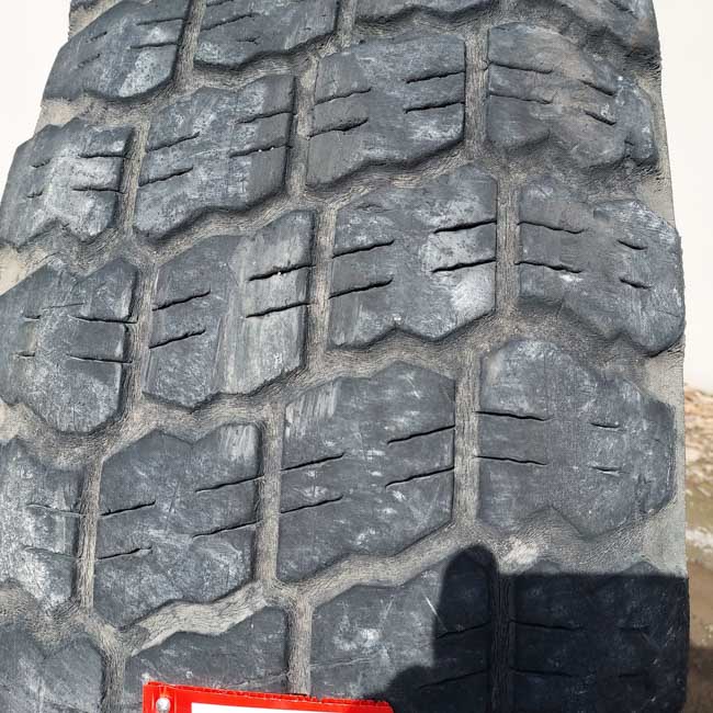 Used TIRE 70-0381 2