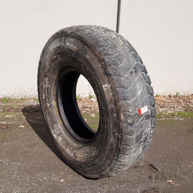 Used TIRE 70-0382