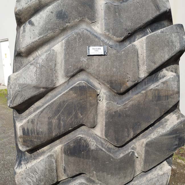 Used TIRE 70-0385 2