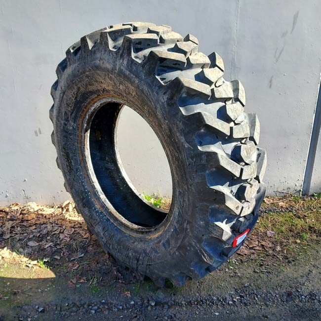 Used TIRE 70-0393