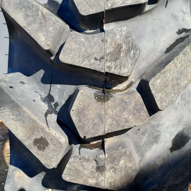 Used TIRE 70-0393 2