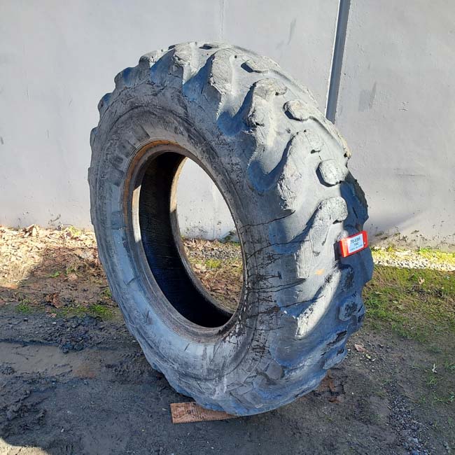 Used TIRE 70-0395