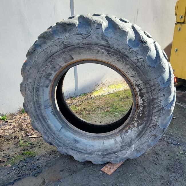 Used TIRE 70-0395 4
