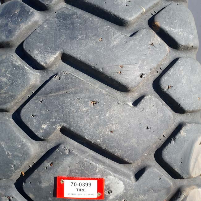 Used TIRE 70-0399 2