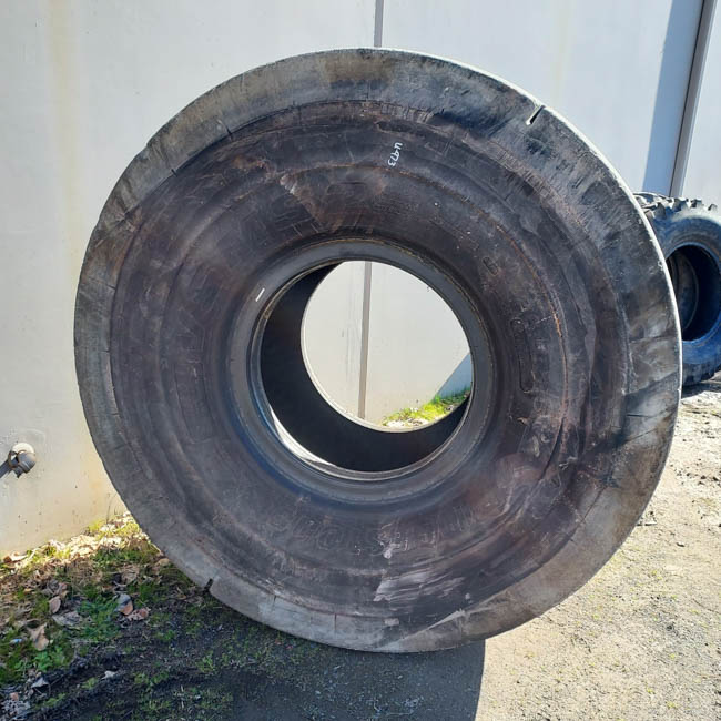 Used TIRE 70-0401 4