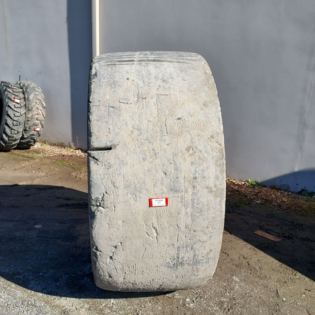 Used TIRE 70-0402 3
