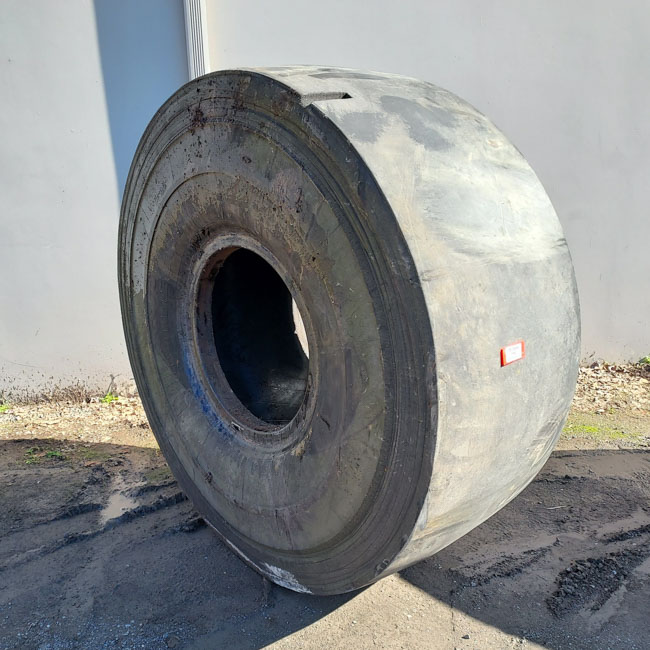 Used TIRE 70-0404