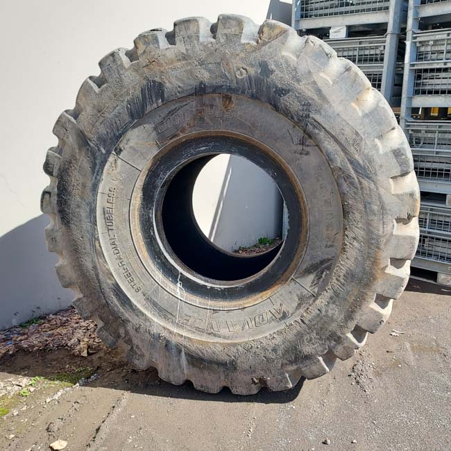 Used TIRE 70-0406 4