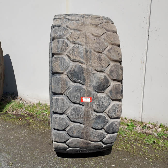 Used TIRE 70-0408 3