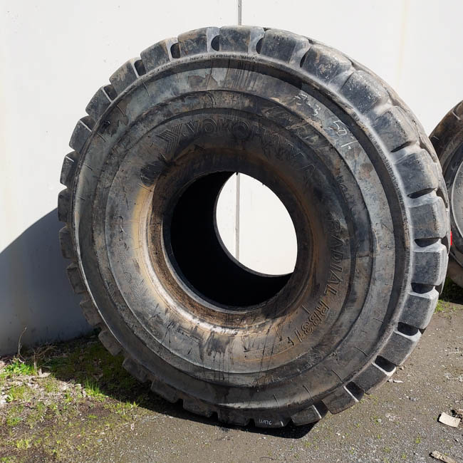 Used TIRE 70-0408 4