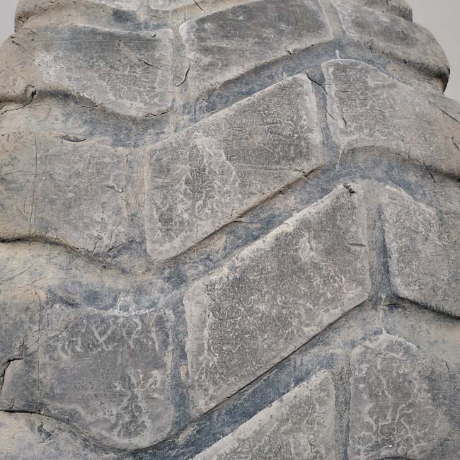 Used TIRE 70-0409 2