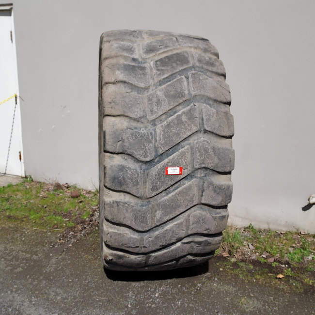 Used TIRE 70-0409 3