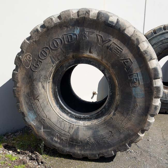 Used TIRE 70-0409 4