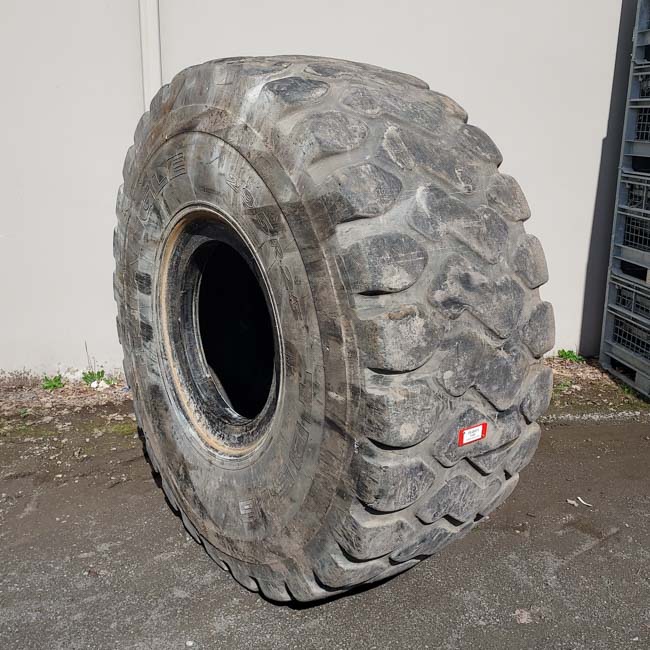 Used TIRE 70-0411