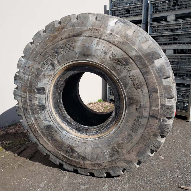 Used TIRE 70-0411 4