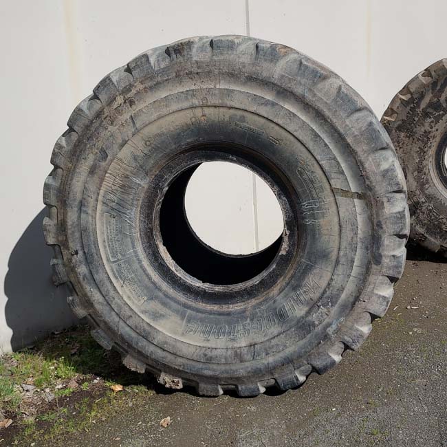 Used TIRE 70-0413 4