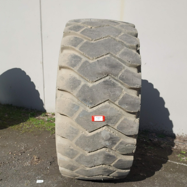 Used TIRE 70-0415 3