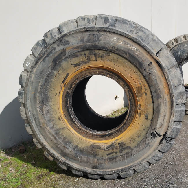 Used TIRE 70-0417 4