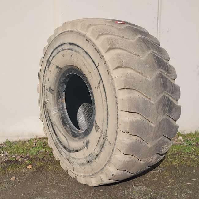 Used TIRE 70-0420