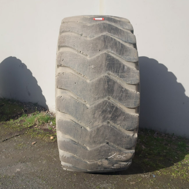 Used TIRE 70-0420 3