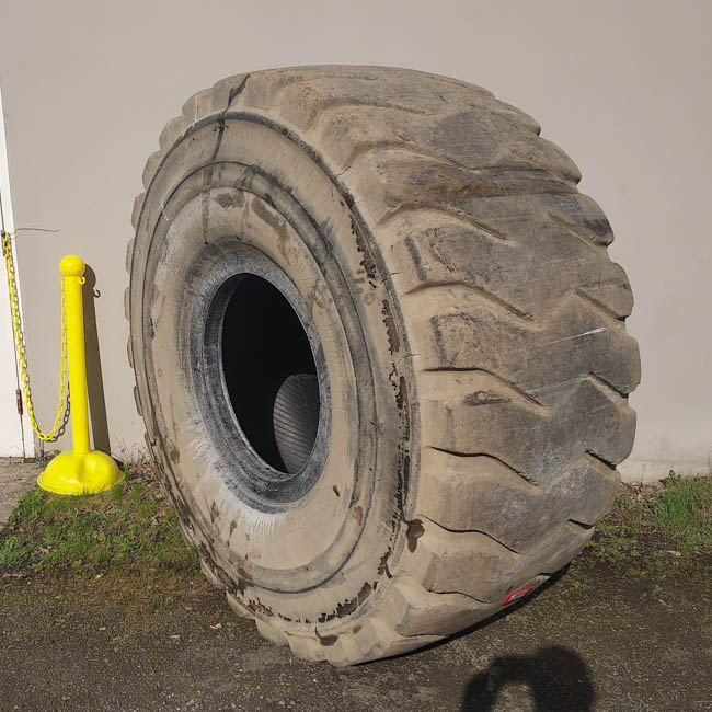 Used TIRE 70-0421
