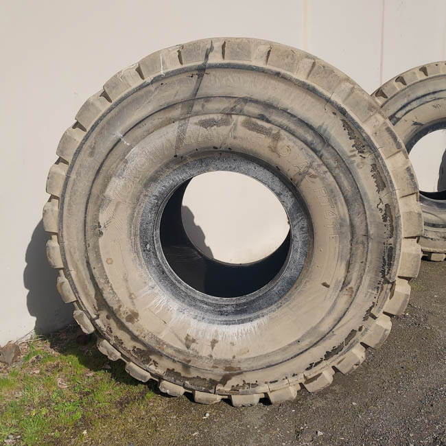 Used TIRE 70-0421 4