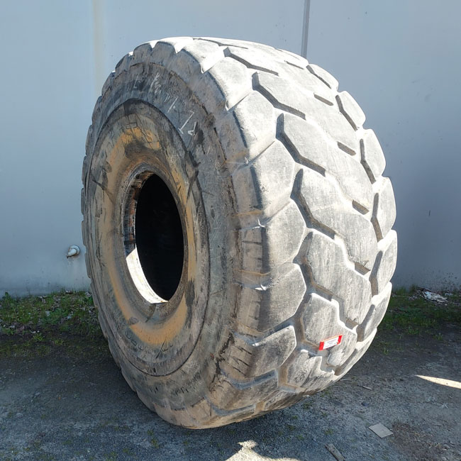 Used TIRE 70-0422