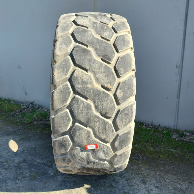 Used TIRE 70-0422 3