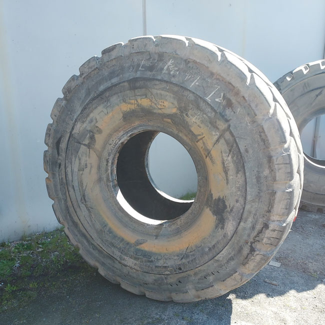 Used TIRE 70-0422 4