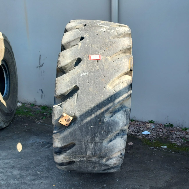 Used TIRE 70-0423 3