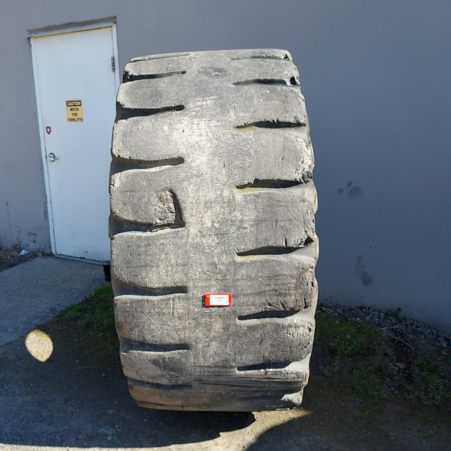 Used TIRE 70-0425 3