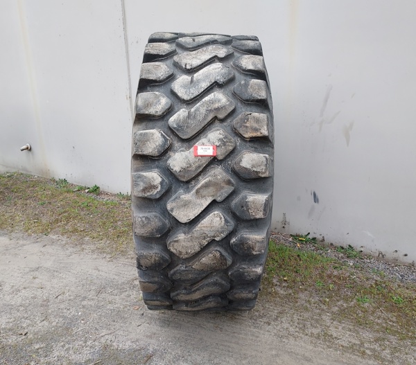 Used TIRE 70-0438 3