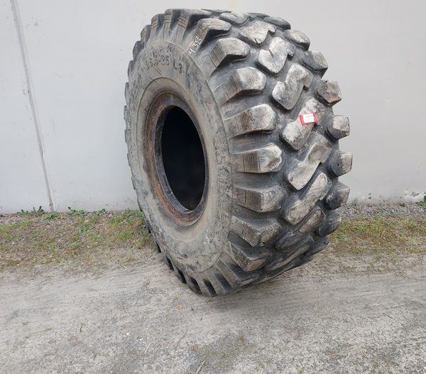 Used TIRE 70-0438 4