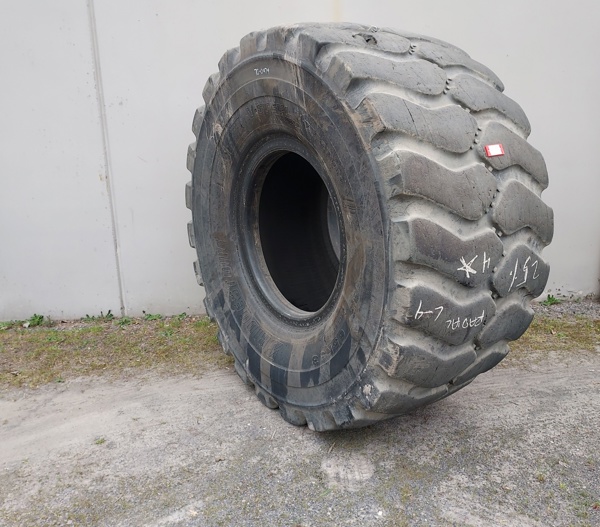 Used TIRE 70-0479