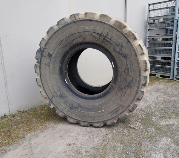 Used TIRE 70-0481 4