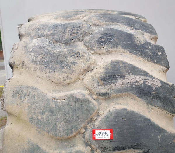 Used TIRE 70-0482 2