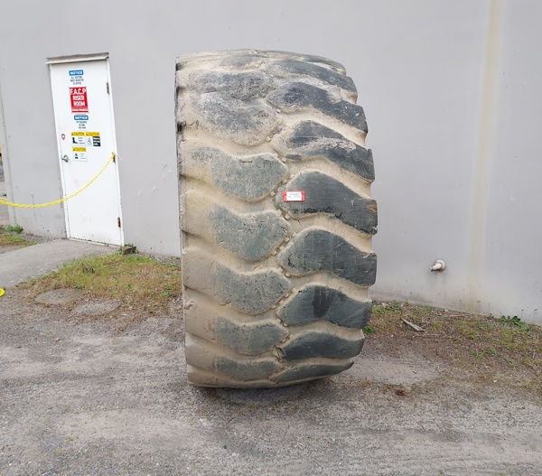 Used TIRE 70-0482 3