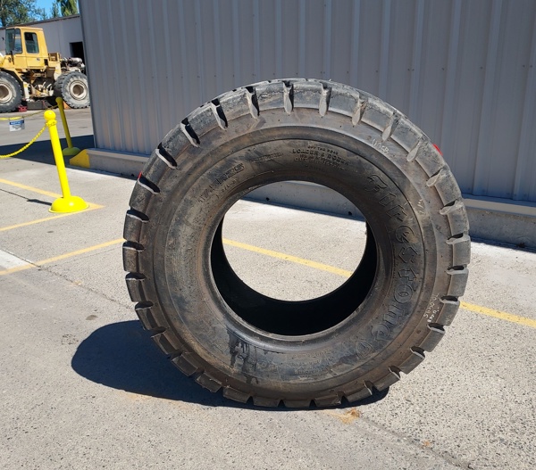 Used TIRE 70-0495