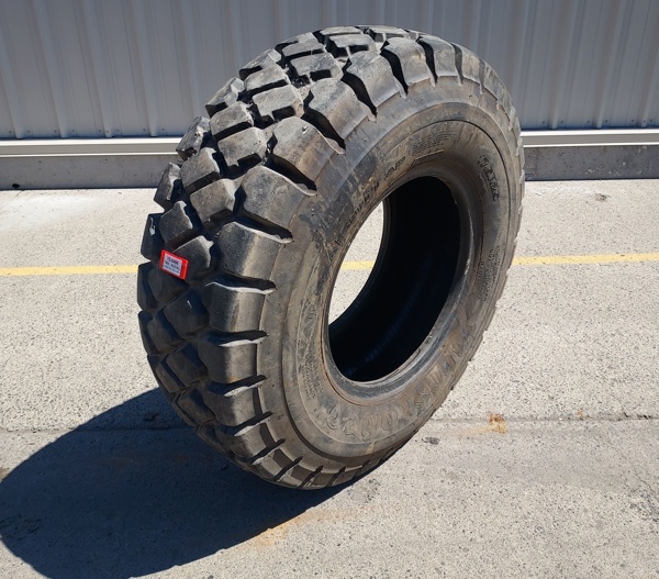 Used TIRE 70-0496 3