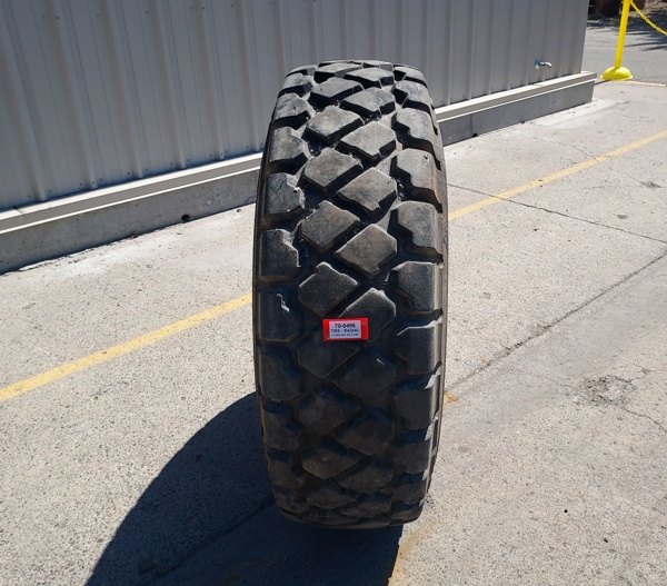 Used TIRE 70-0496 4