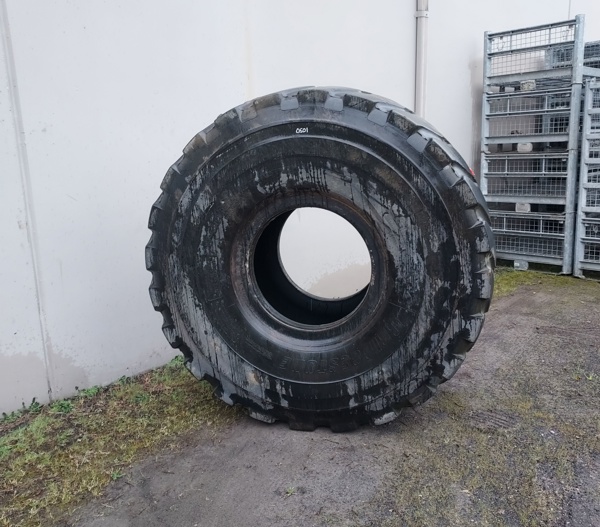 Used TIRE 70-0501 4