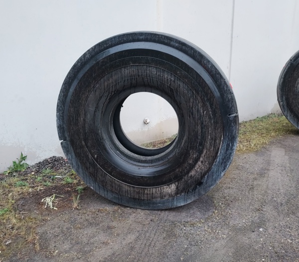 Used TIRE 70-0504 4