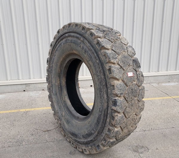 Used TIRE 70-0521