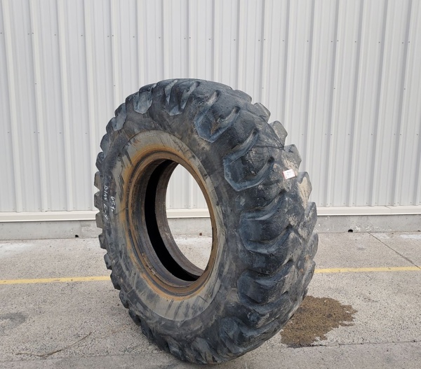 Used TIRE 70-0523