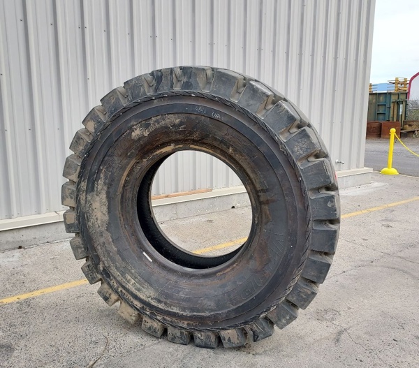 Used TIRE 70-0524 4